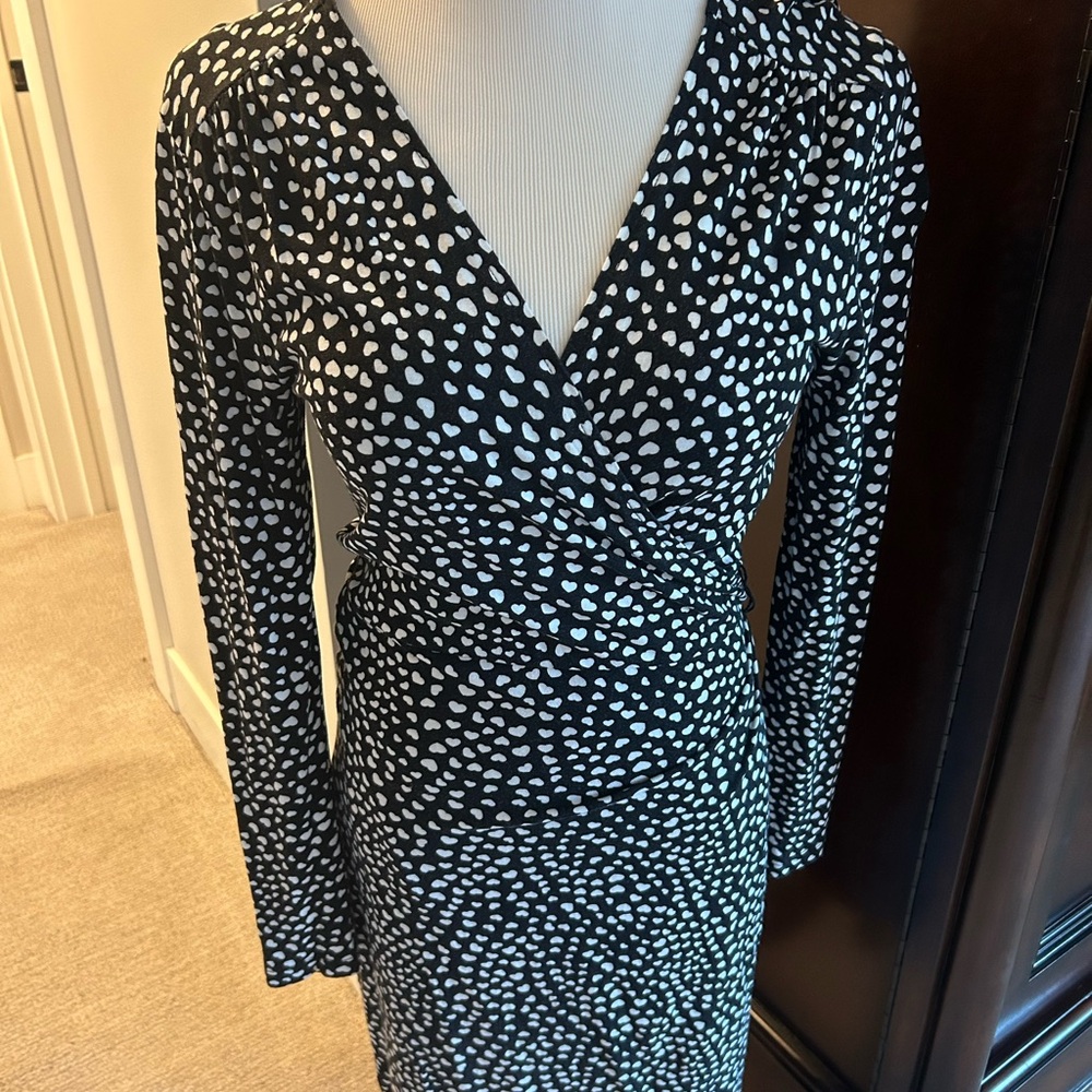 Old Navy Black and White Patterned Long Sleeve Dress